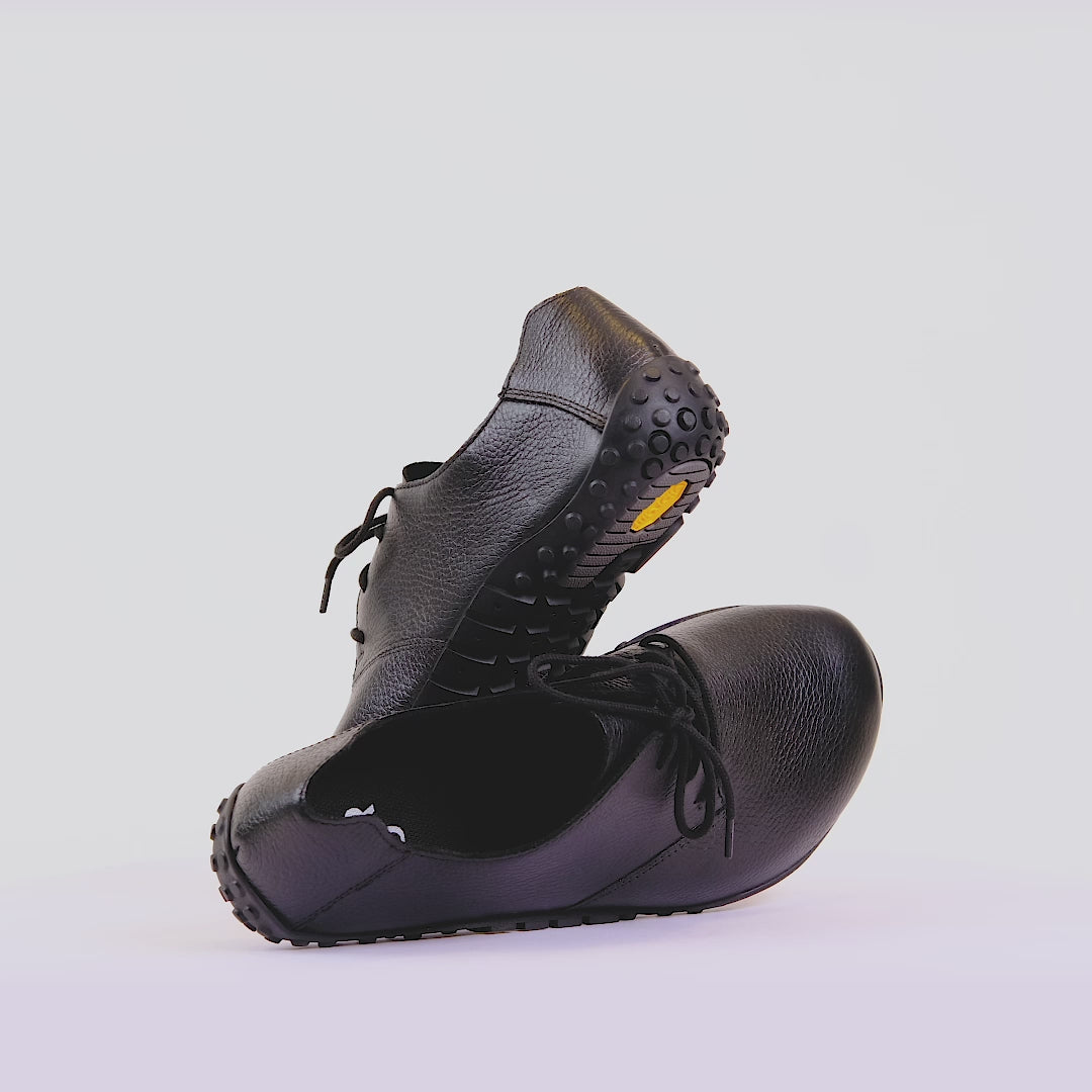 Load video: URBN Leder Exekutive - Grained Black (Vibram Sole)