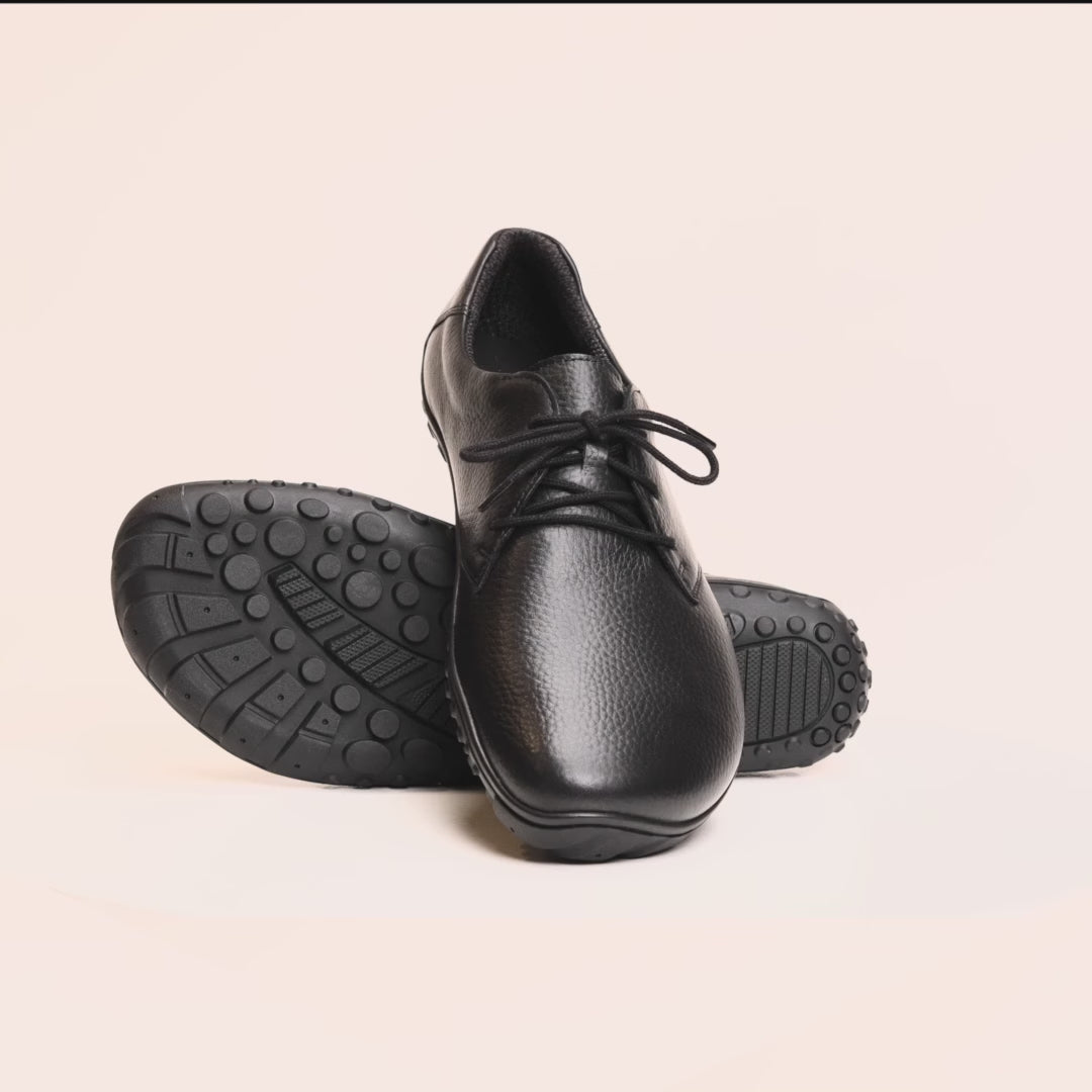 Load video: URBN Leder Exekutive - Grained Black ( Baer Sole)